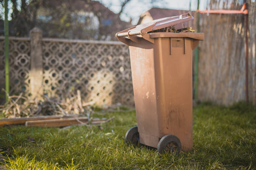 Bye bye, brown bin. 3 reasons food biz owners need a smarter food waste solution.